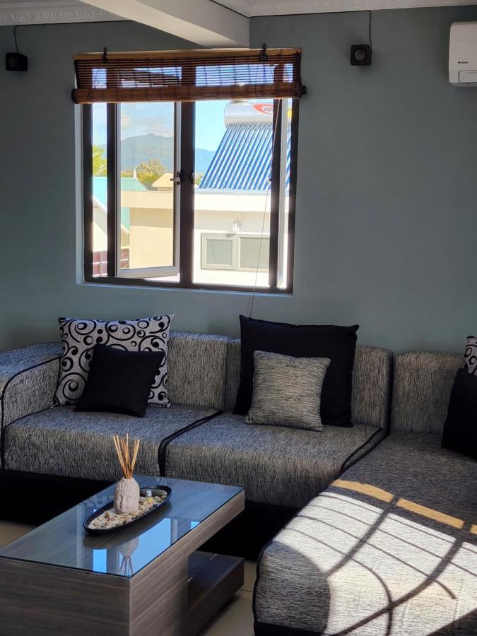 Sunsetview Beach Apartment Flic-en-Flacq Екстериор снимка