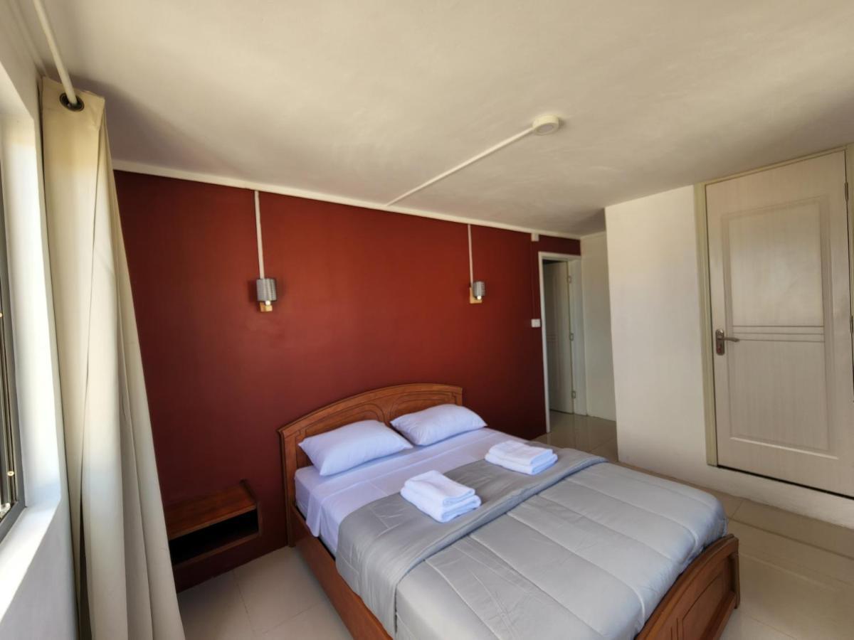 Sunsetview Beach Apartment Flic-en-Flacq Екстериор снимка