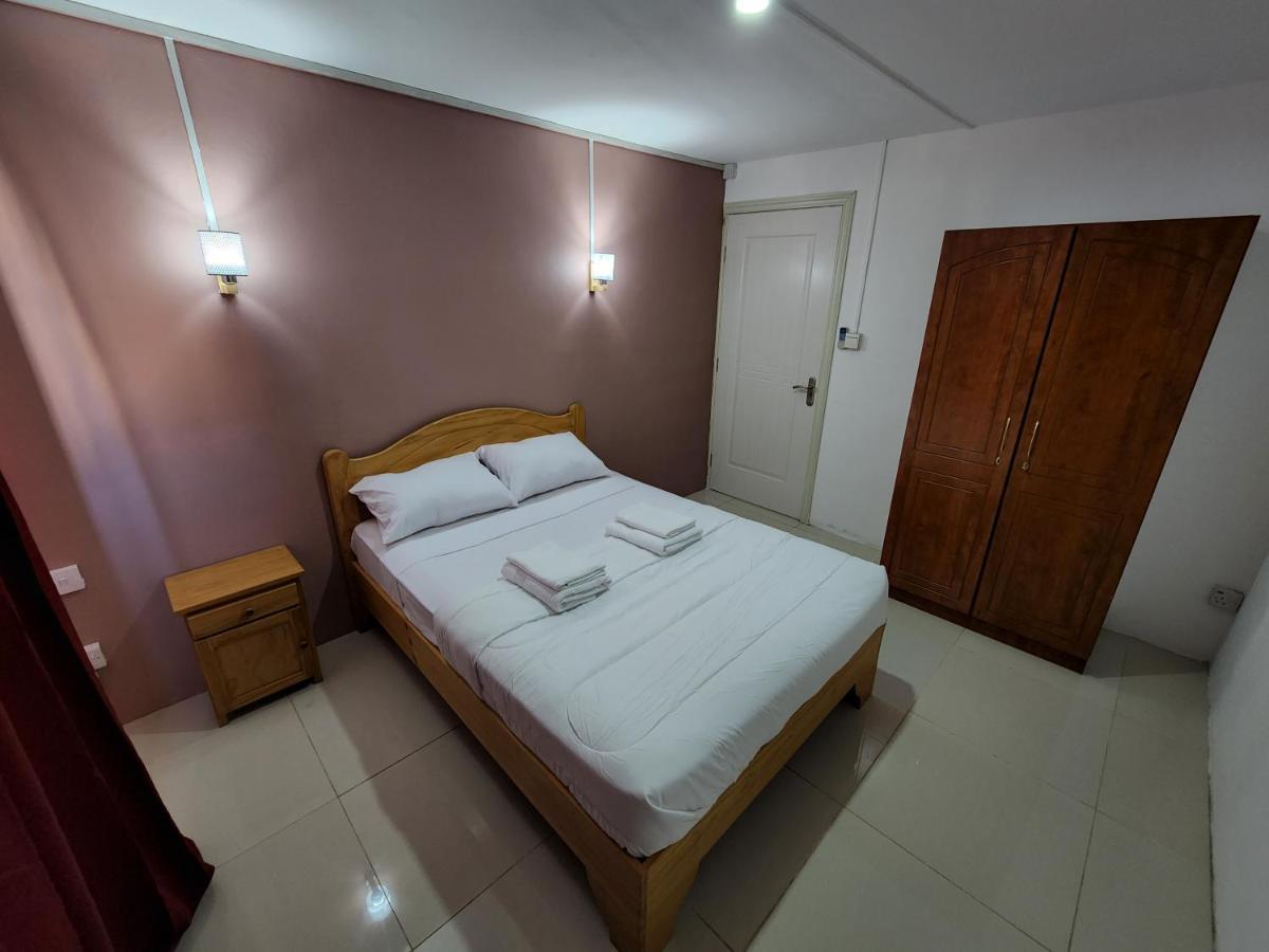 Sunsetview Beach Apartment Flic-en-Flacq Екстериор снимка