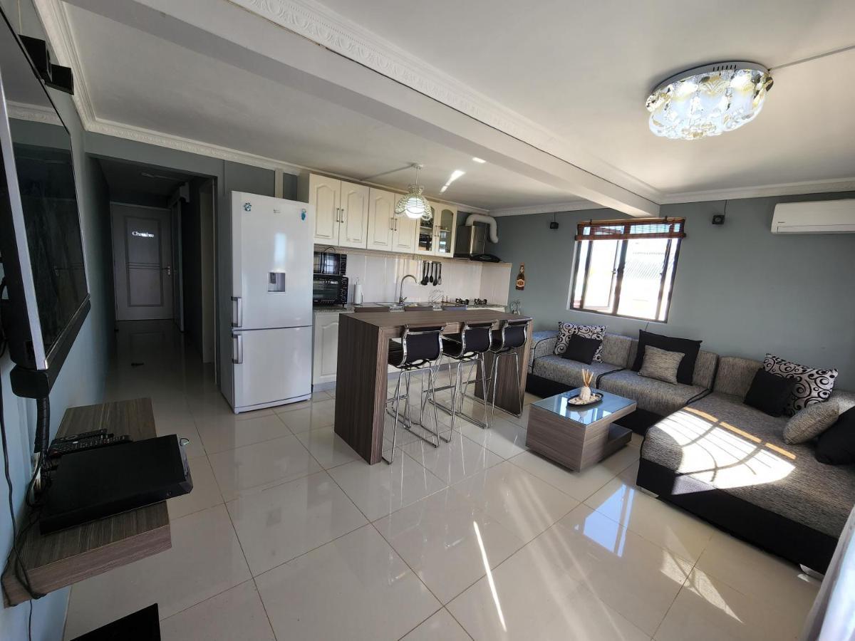 Sunsetview Beach Apartment Flic-en-Flacq Екстериор снимка